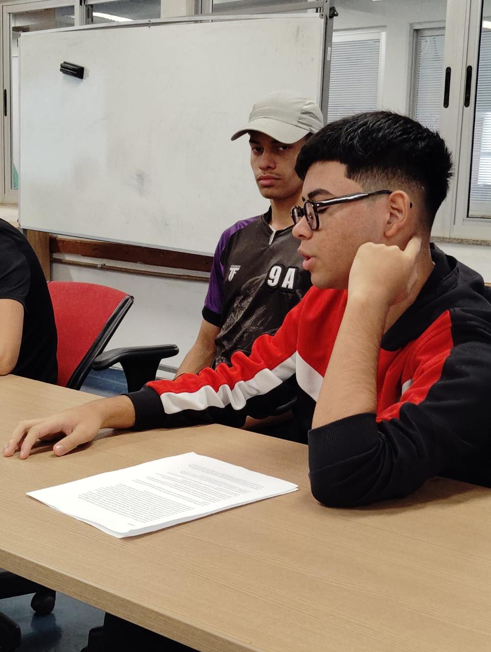 Clube de Debate - Outubro 2025